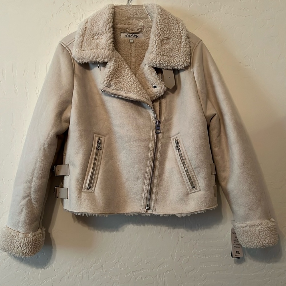 Sebby cream color faux suede Sherpa jacket. Women’s size Large. New with tags